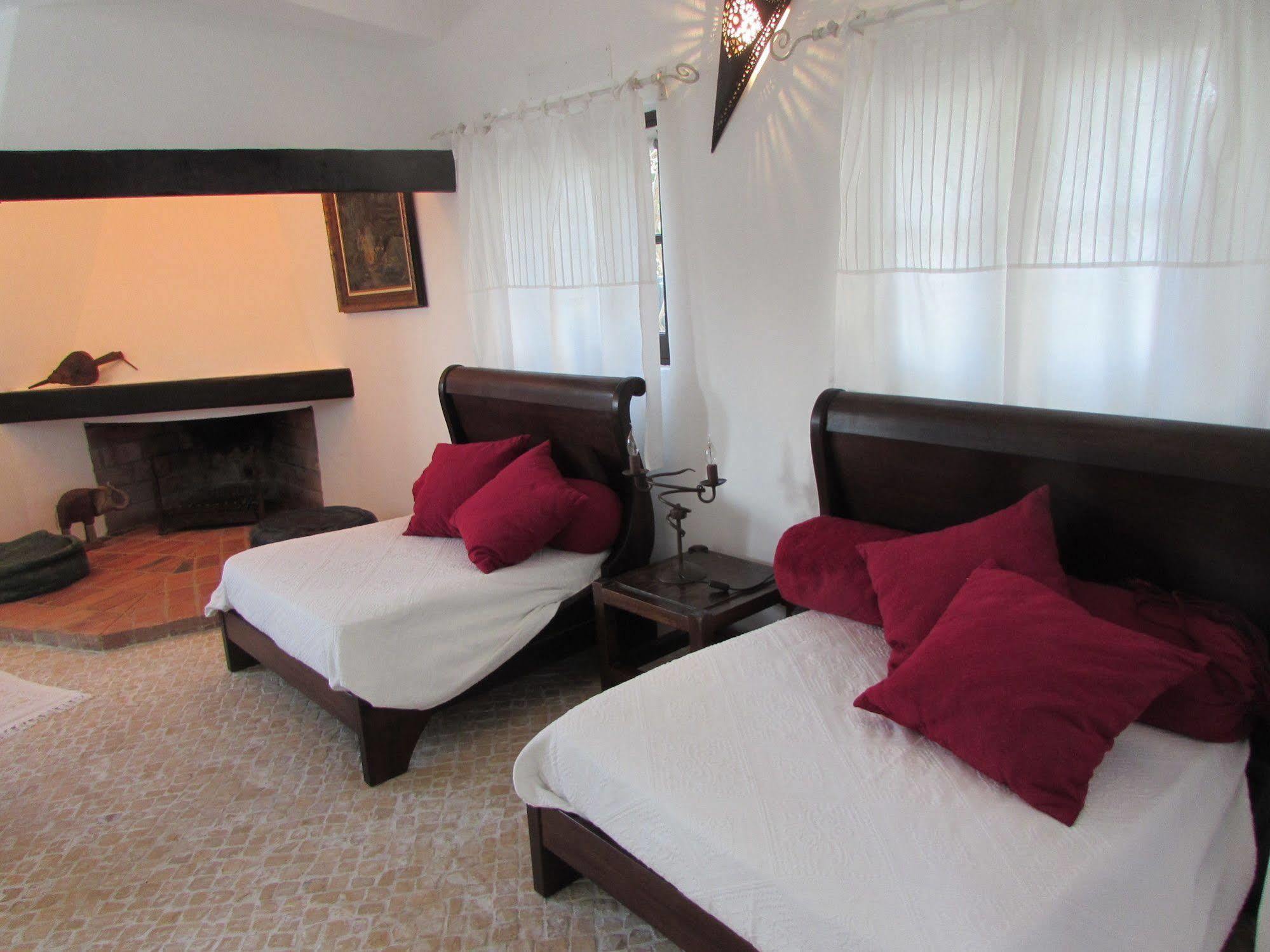 Uma Casa A Beira Sol Bed & Breakfast Lagos Bagian luar foto