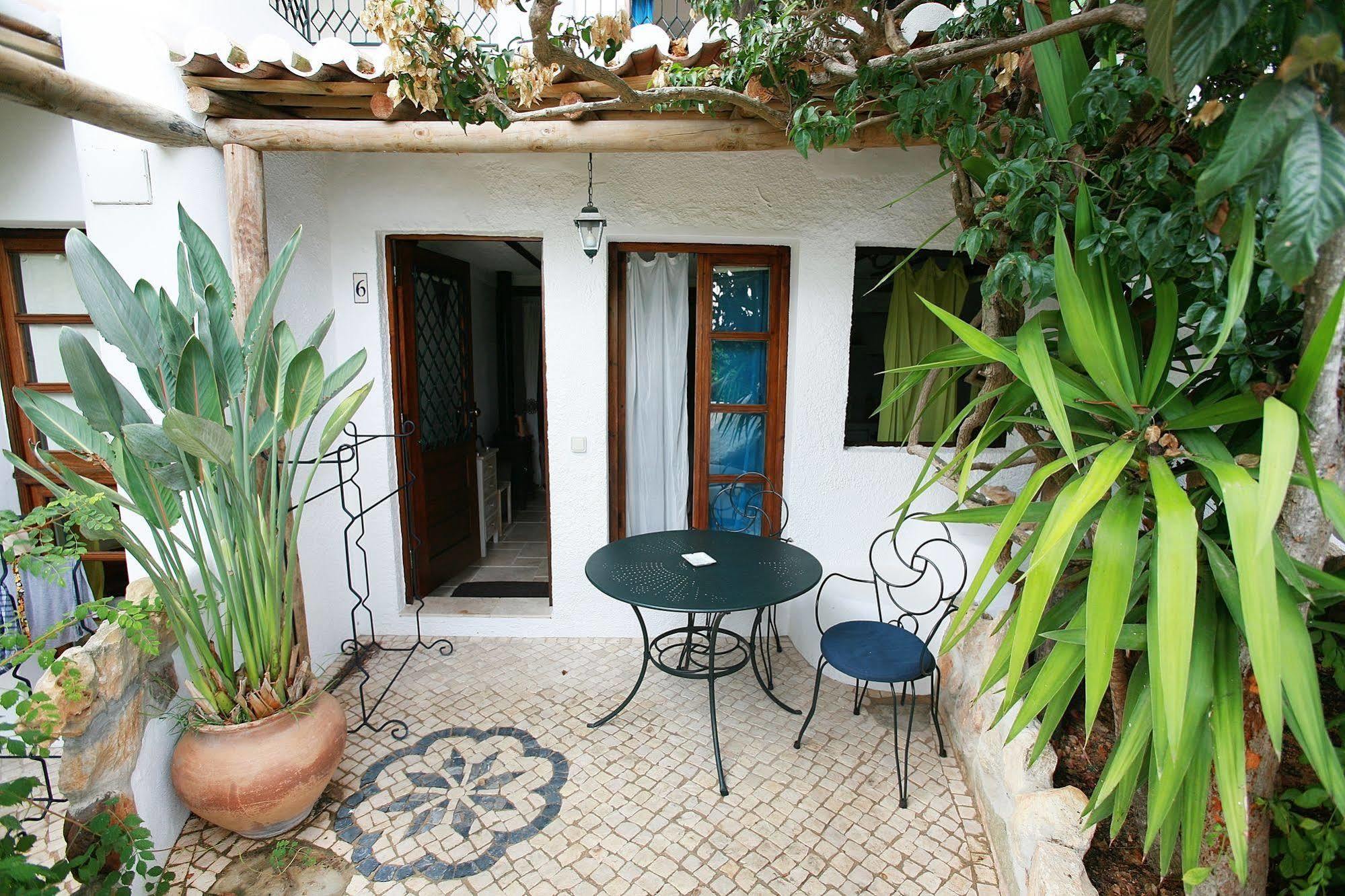 Uma Casa A Beira Sol Bed & Breakfast Lagos Bagian luar foto